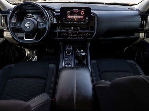 Used 2023 Nissan Pathfinder SV image 33