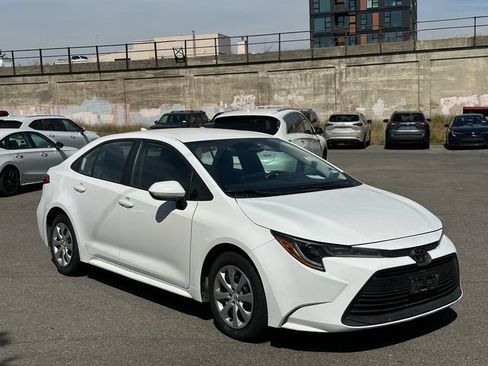 Certified 2025 Toyota Corolla LE FWD image 3