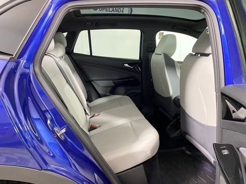 Used 2022 Volkswagen ID.4 Pro S image 9