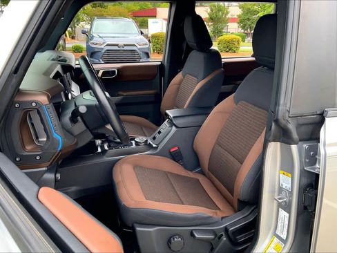 Used 2023 Ford Bronco Outer Banks AWD/4WD image 8