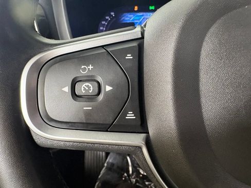 Used 2024 Volvo S60 B5 Core FWD image 24