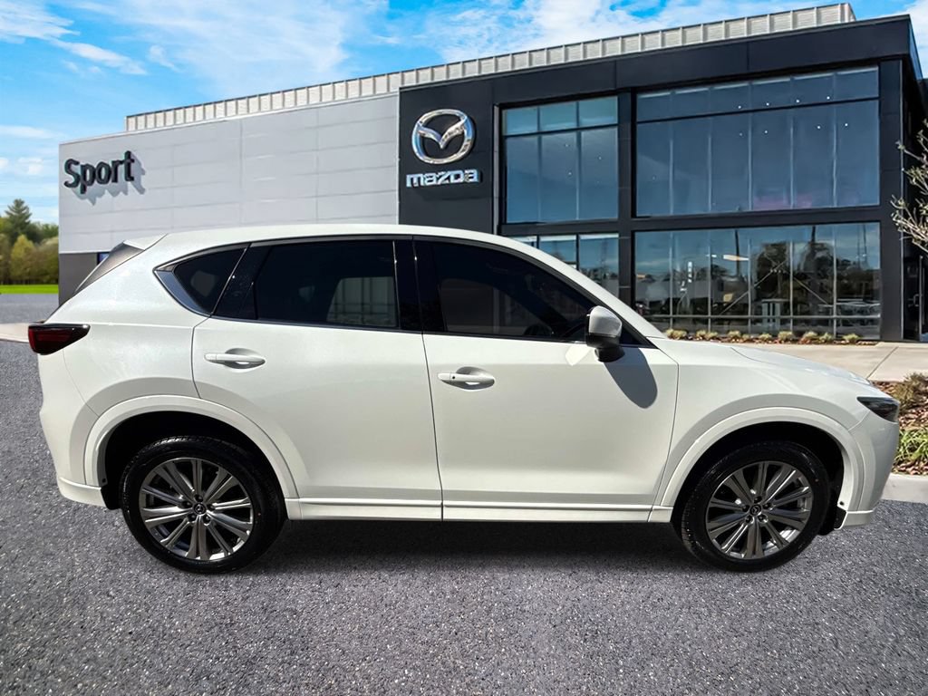 Used 2022 MAZDA CX-5 Signature AWD/4WD image 2