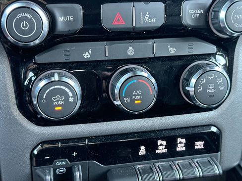 Used 2025 RAM 1500 Lone Star image 18