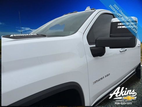 Used 2025 Chevrolet Silverado 3500 LTZ w/ LTZ Premium Package image 2