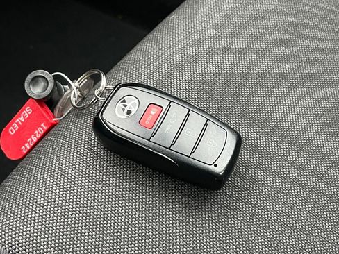 Used 2025 Toyota Camry LE image 22