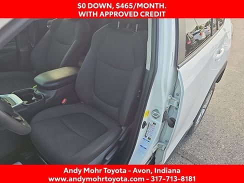 Used 2019 Toyota RAV4 LE AWD/4WD image 10