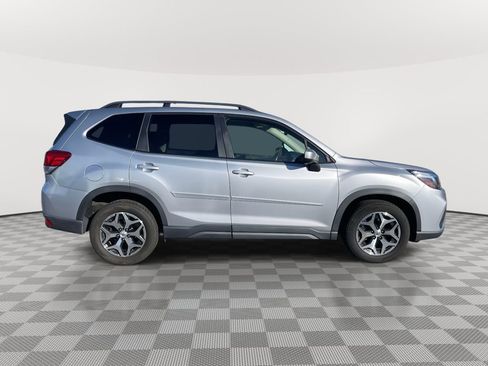 Used 2019 Subaru Forester Premium w/ All-Weather Package image 8