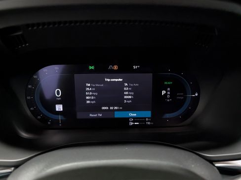 Used 2022 Volvo XC60 T8 R-Design w/ Advanced Package image 31