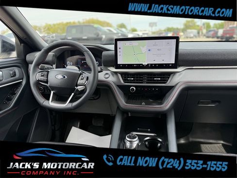 Used 2025 Ford Explorer ST-Line w/ ST-Line Street Pack AWD/4WD image 31