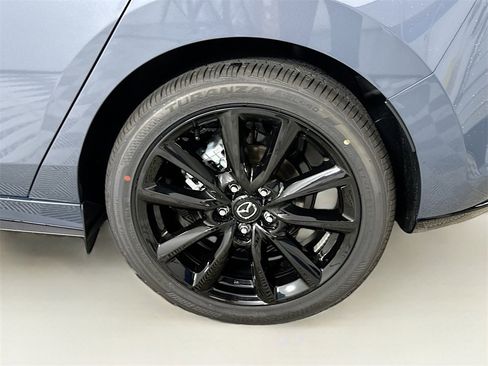 New 2025 MAZDA MAZDA3 Hatchback w/Premium Plus Pkg image 24