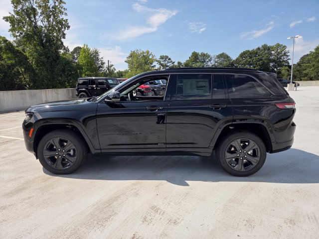 New 2027 Jeep Grand Cherokee Limited AWD/4WD image 4