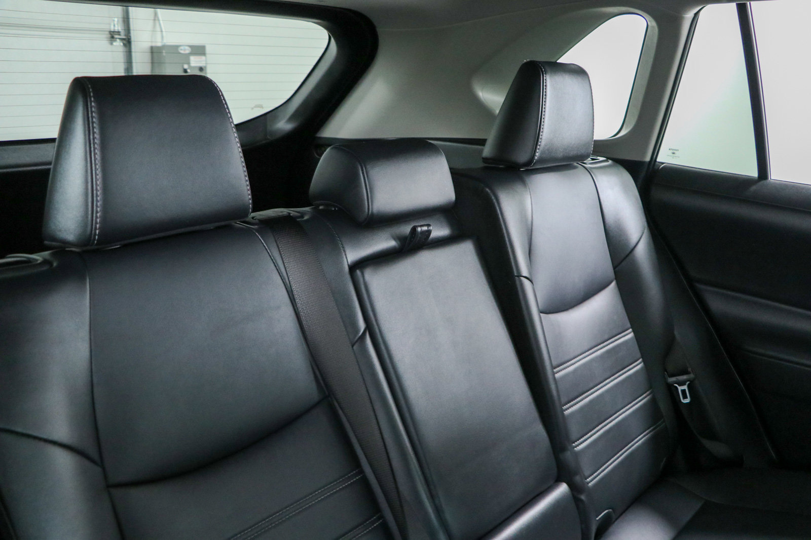 Used 2022 Toyota RAV4 XLE Premium FWD image 28