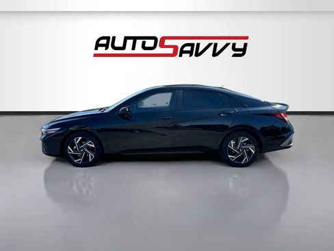 Used 2025 Hyundai Elantra Sport FWD image 4