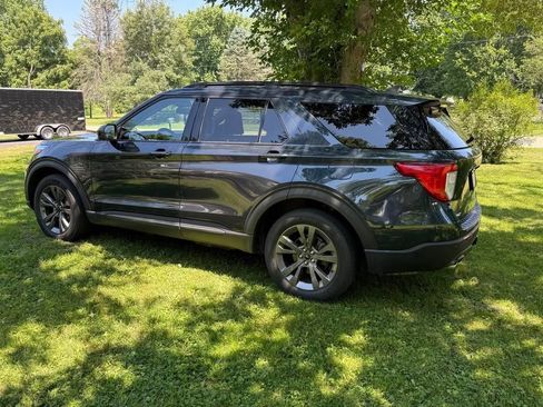 Used 2023 Ford Explorer XLT w/ Equipment Group 202A AWD/4WD image 7