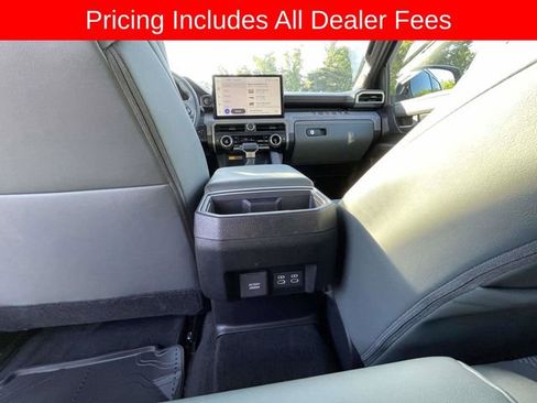 Used 2025 Toyota Tacoma 4x4 Double Cab Hybrid image 17