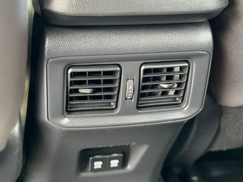 Used 2019 Toyota RAV4 XLE w/ Convenience Package AWD/4WD image 8