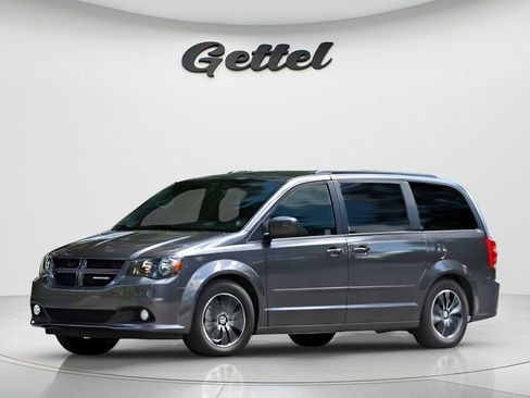 Used 2017 Dodge Grand Caravan SXT w/ Rear Park Assist Package FWD image 2