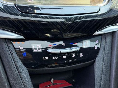 Used 2023 Cadillac XT6 Premium Luxury w/ LPO, Floor Liner Package AWD/4WD image 33
