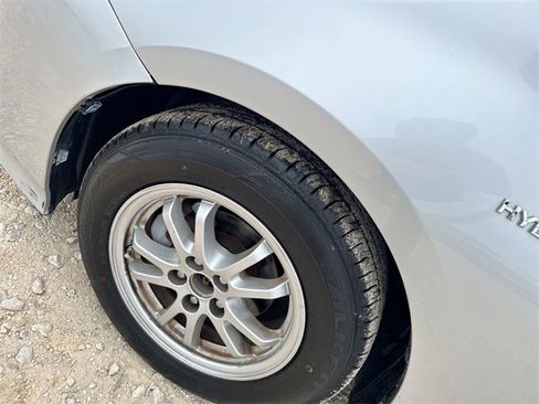 Used 2017 Toyota Prius Four image 38