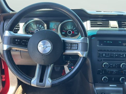 Used 2013 Ford Mustang GT RWD image 16