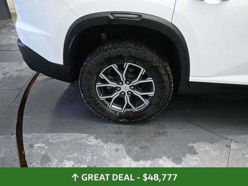 Used 2026 GMC Acadia AT4 image 25