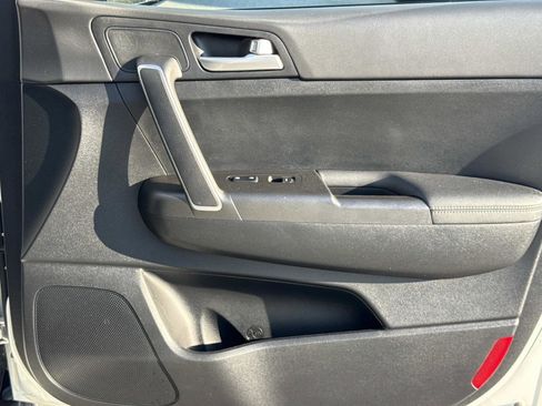 Used 2022 Kia Sportage LX w/ LX AWD Value Edition Package image 18