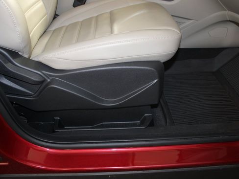 Certified 2019 Ford Escape SEL image 9