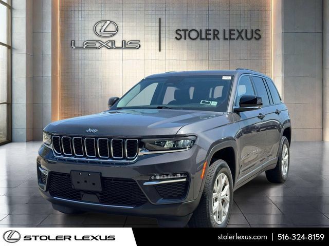 Used 2023 Jeep Grand Cherokee Limited AWD/4WD image 3