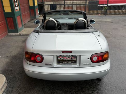 Used 1991 MAZDA MX-5 Miata RWD image 15