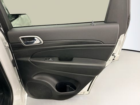 Used 2022 Jeep Grand Cherokee Laredo X image 32