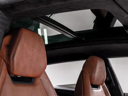 Used 2022 Lamborghini Urus image 42