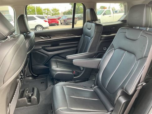 Certified 2023 Jeep Grand Cherokee L Limited AWD/4WD image 28