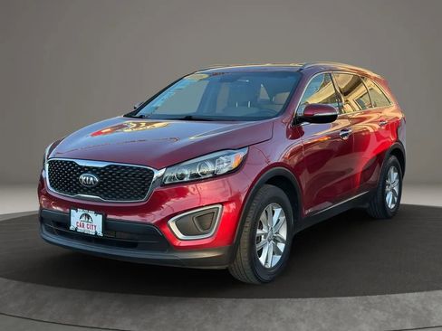 Used 2016 Kia Sorento LX w/ LX Convenience Package image 1