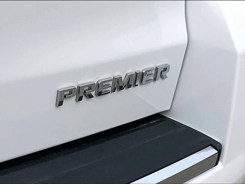 Used 2020 Chevrolet Suburban Premier image 9