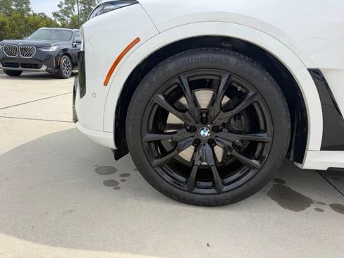 Used 2024 BMW X7 xDrive40i w/ M Sport Package AWD/4WD image 10