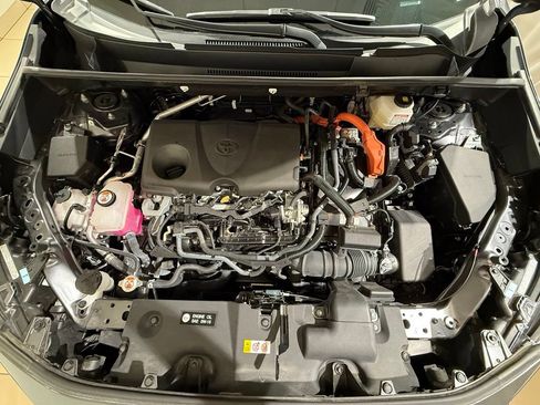 Certified 2025 Toyota RAV4 LE AWD/4WD image 10