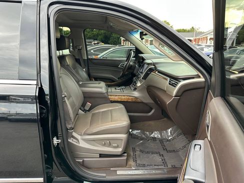 Used 2015 GMC Yukon Denali w/ Open Road Package AWD/4WD image 28