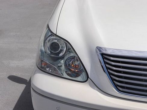 Used 2005 Lexus LS 430 RWD image 11