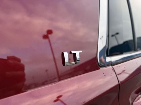 Used 2018 Chevrolet Tahoe LT w/ LT Signature Package image 45