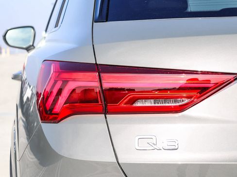 New 2025 Audi Q3 2.0T Premium image 12