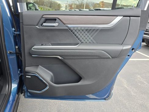 New 2026 GMC Acadia Denali w/ Super Cruise Package image 33