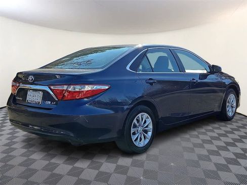 Used 2016 Toyota Camry LE image 4