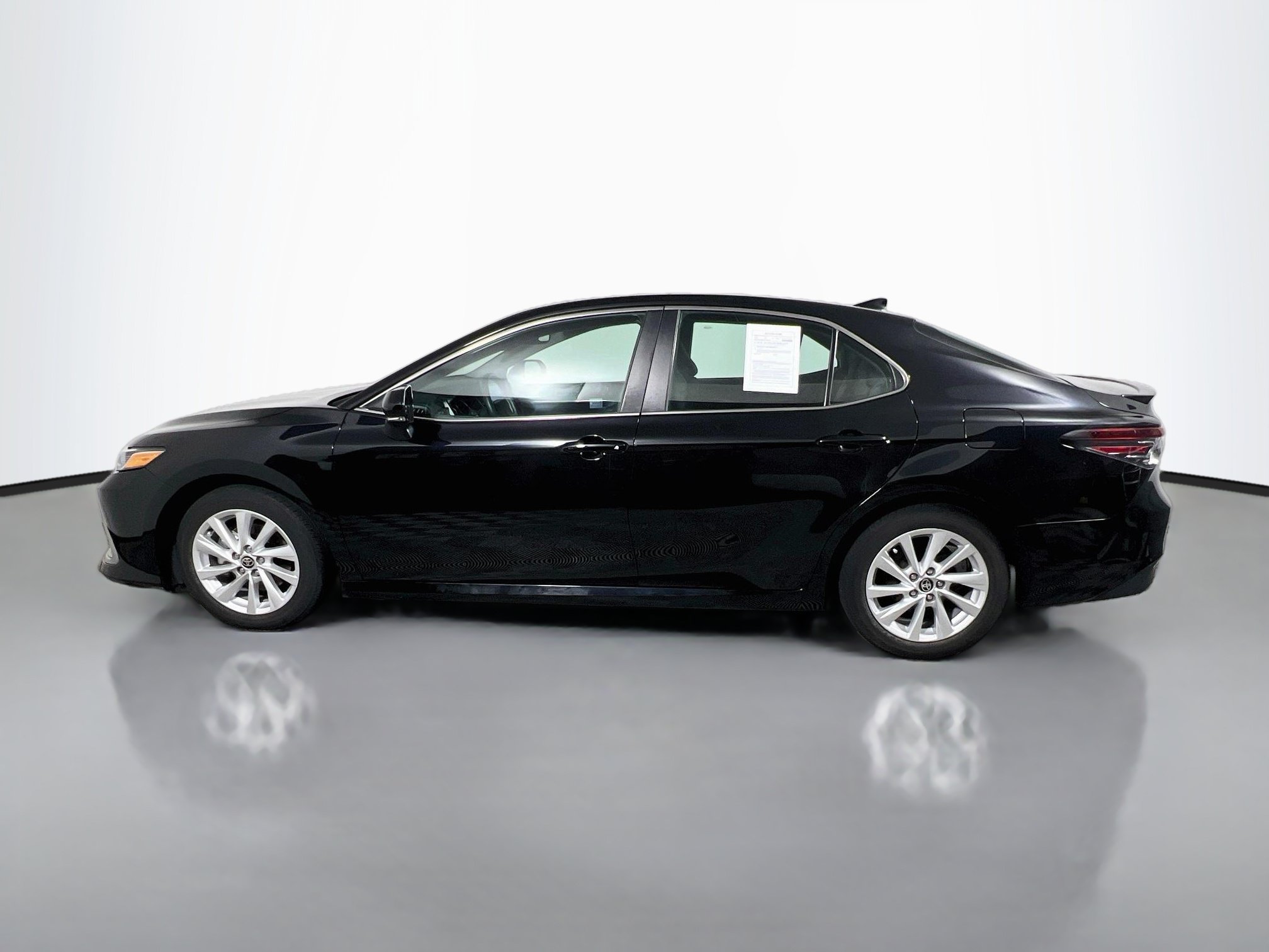 Used 2024 Toyota Camry LE w/ Convenience Package FWD image 9