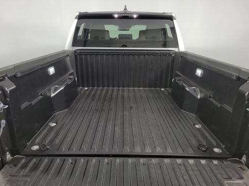 Used 2025 Toyota Tacoma SR5 AWD/4WD image 26