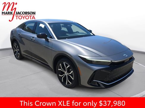 Used 2026 Toyota Crown AWD/4WD image 5