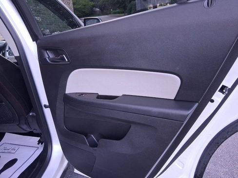 Used 2016 Chevrolet Equinox LTZ w/ Enhanced Convenience Package FWD image 16