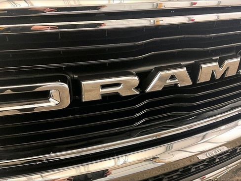 Used 2019 RAM 1500 Big Horn image 29