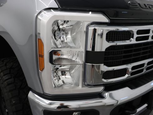 Used 2024 Ford F250 XLT w/ FX4 Off-Road Package AWD/4WD image 21