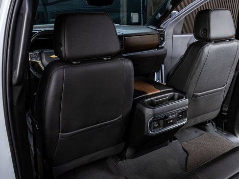 Used 2024 Chevrolet Silverado 2500 High Country w/ Technology Package image 32