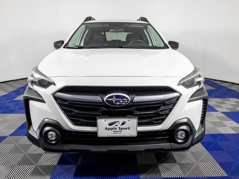 Used 2025 Subaru Outback Premium AWD/4WD image 3